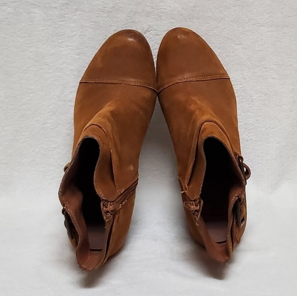 LUCKY Brand Lauren Caramel Suede Stacked Block Heel Buckle Strap Ankle Booties - Picture 13 of 16